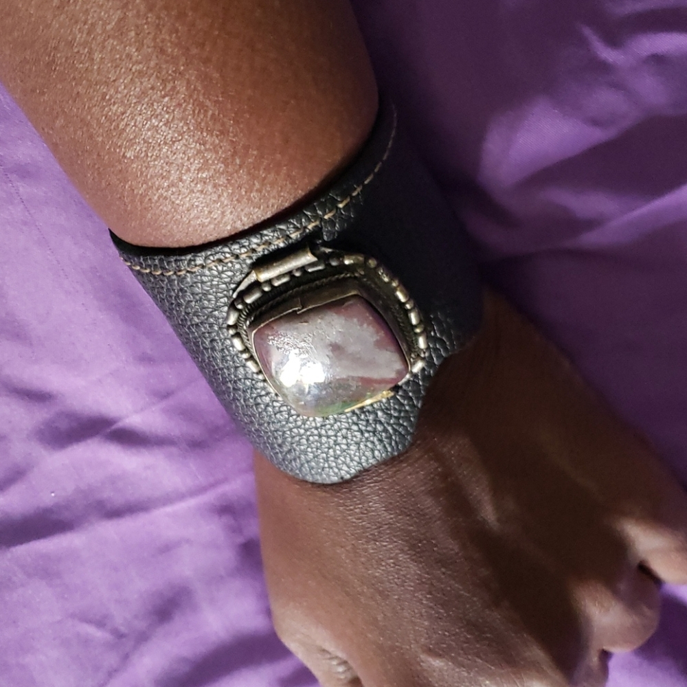 Jewelry - Picture 2 of 5